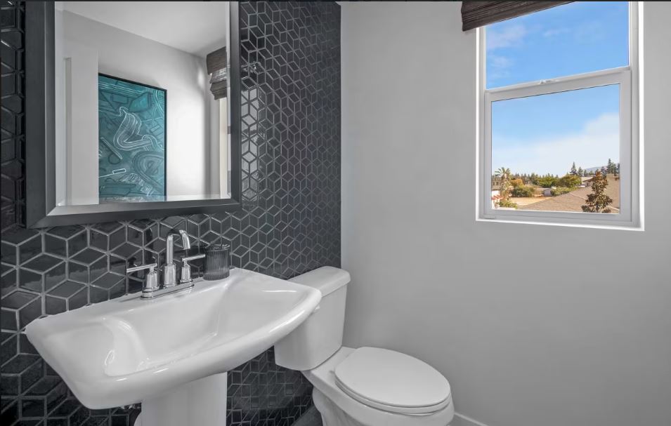 Placentia-Townhomes-Bathroom