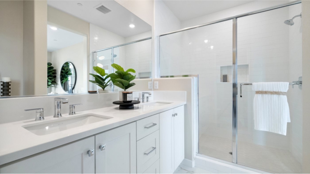 West Covina Homes For Sale - Master Bathroom
