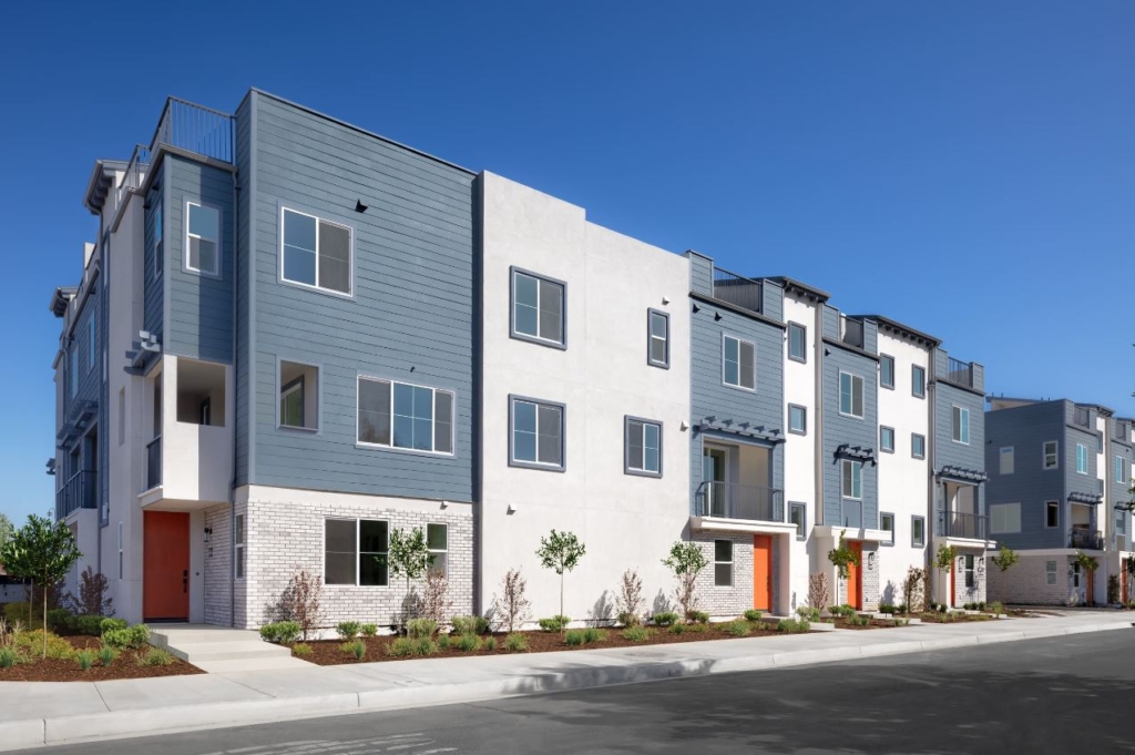 Long-Beach-TownHomes-For-Sale-Building-Exterior